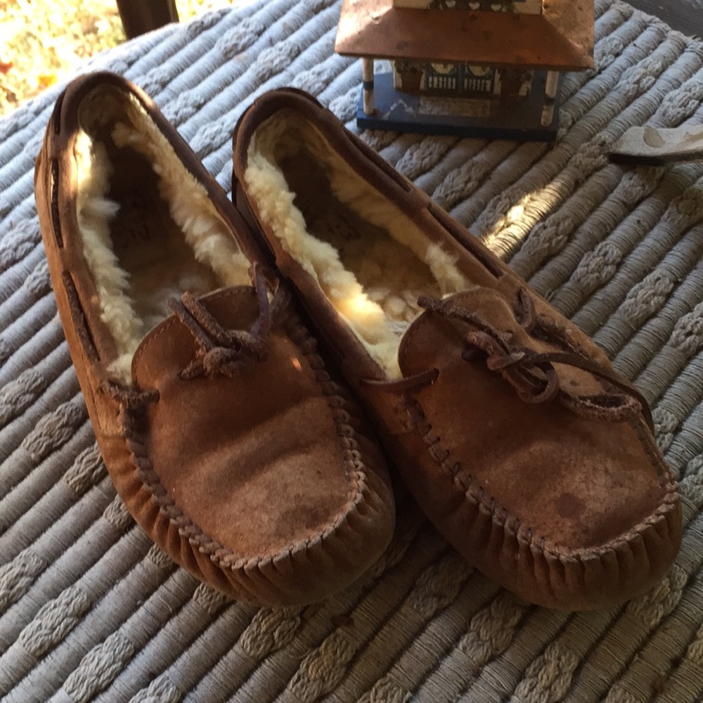 UGG suede shoes slippers size 6 in fair condition
